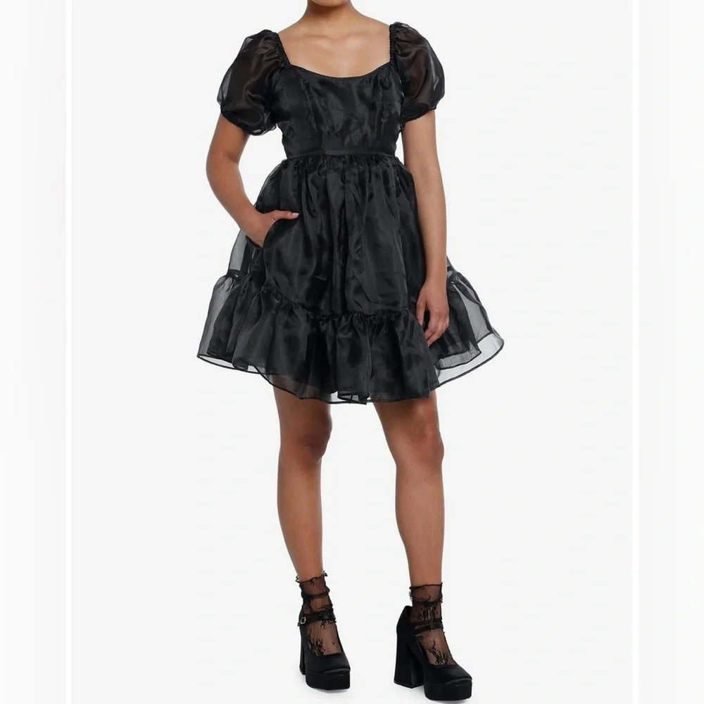 Thorn & gable organza puff sleeve ruffle tiered dress nwot
